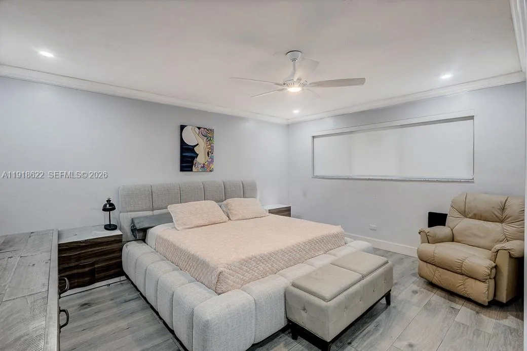 8290 Sunset Dr, Miami FL 33143