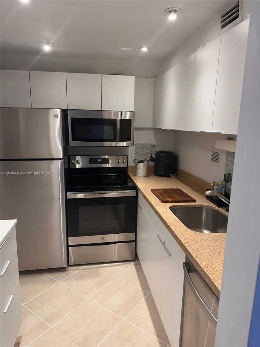 1000 West Ave # 225, Miami Beach FL 33139