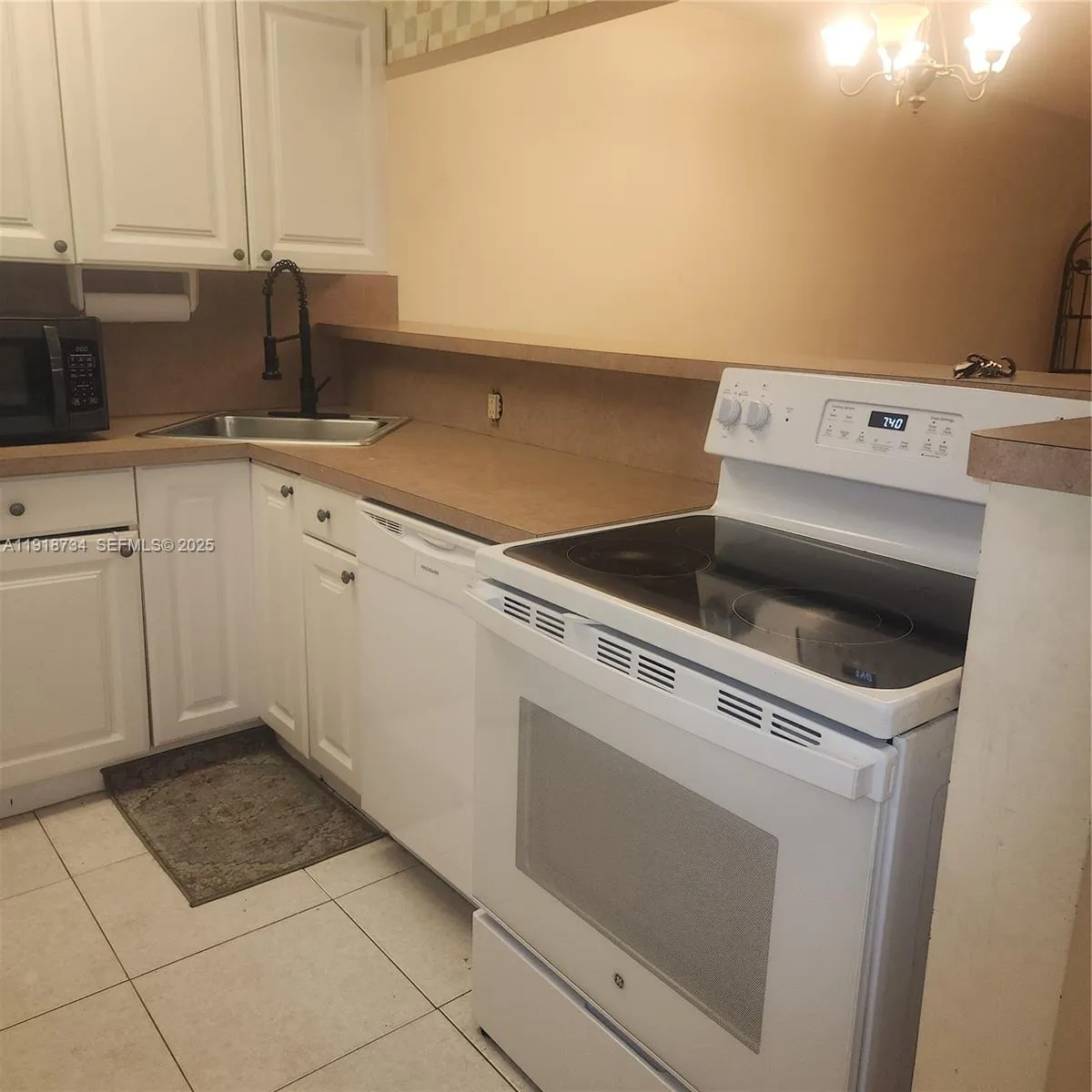 5800 NW 64th Ave # 108, Tamarac FL 33319