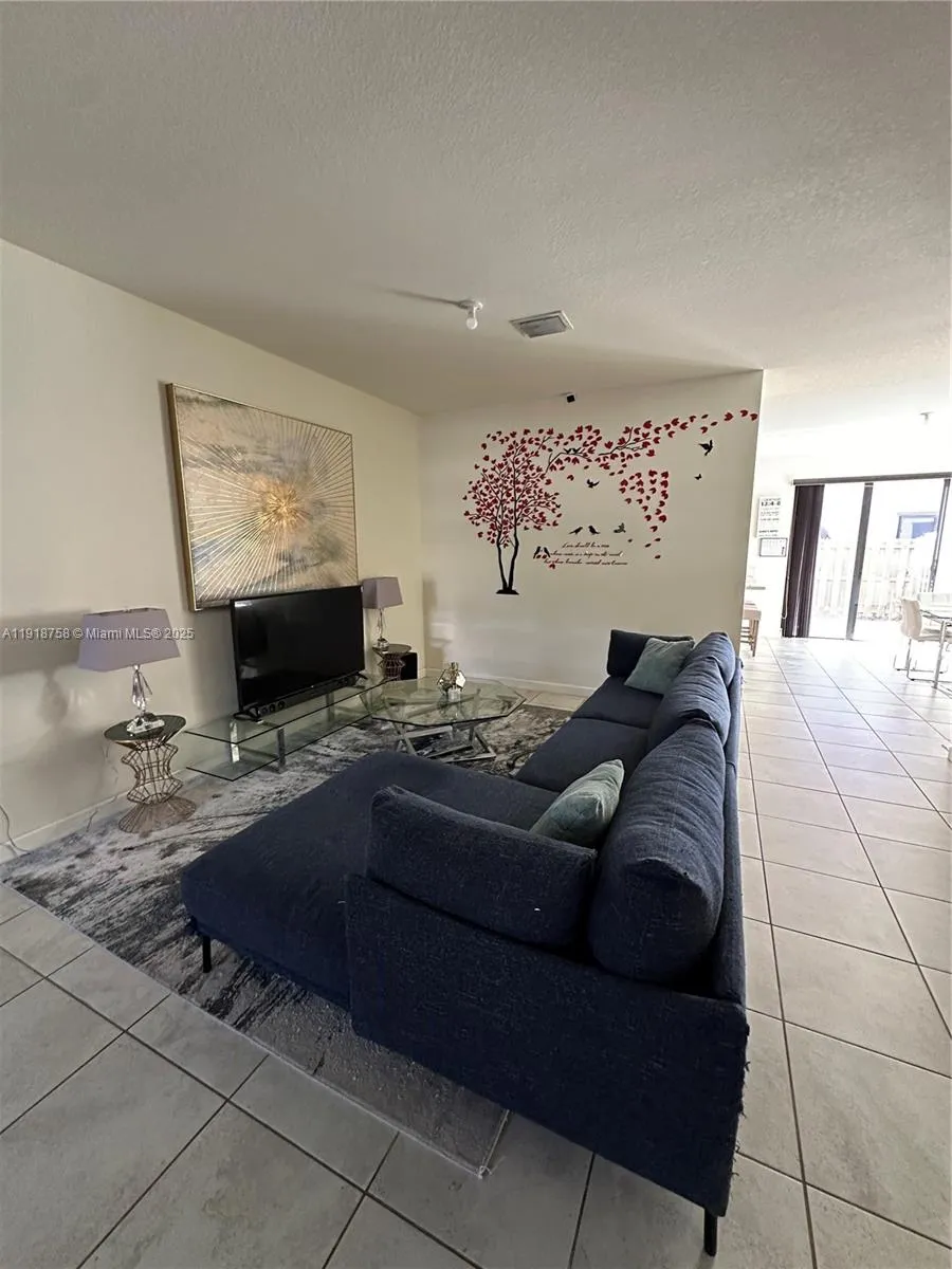 11472 SW 252nd Ter, Homestead FL 33032