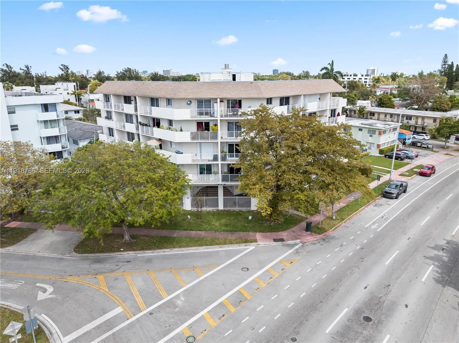 1 bedroom 1 bath for sale at 1975 Normandy Dr # 206, Miami Beach FL 33141