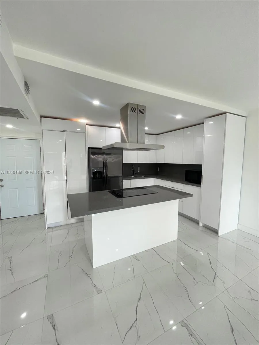 8290 Lake Dr # 427, Doral FL 33166