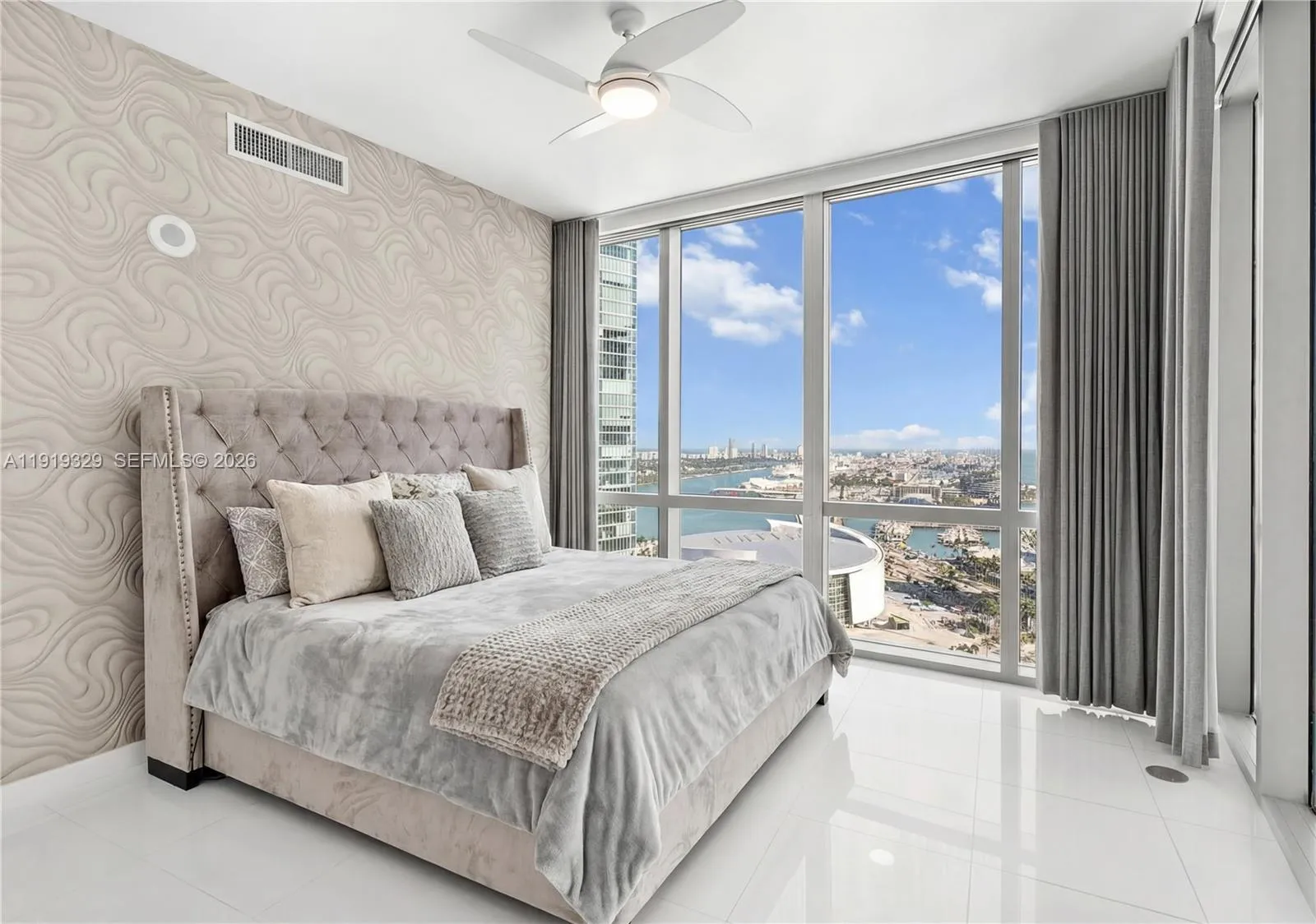851 NE 1st Ave # 2811, Miami FL 33132