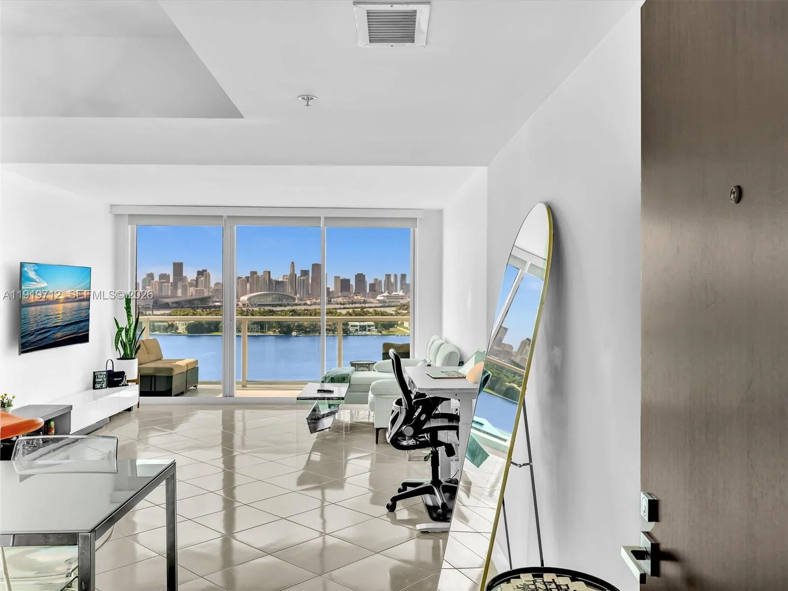 1 bedroom 1 bath for sale at 650 West Ave # 1605, Miami Beach FL 33139