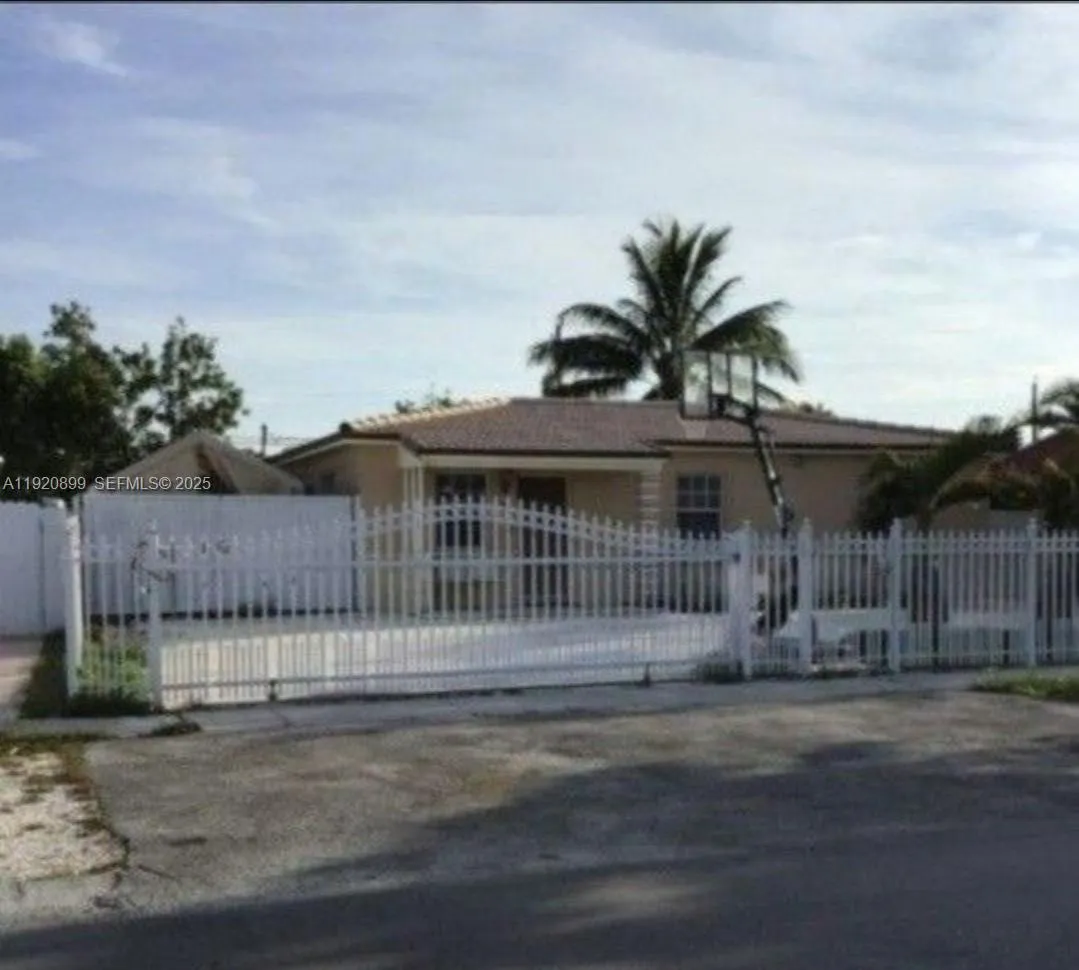 4 bedroom 3 bath for sale at 621 E 39th St, Hialeah FL 33013