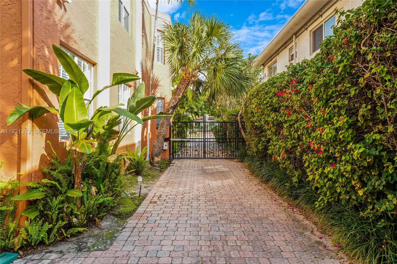 2870 Pine Tree Dr # 3, Miami Beach FL 33140