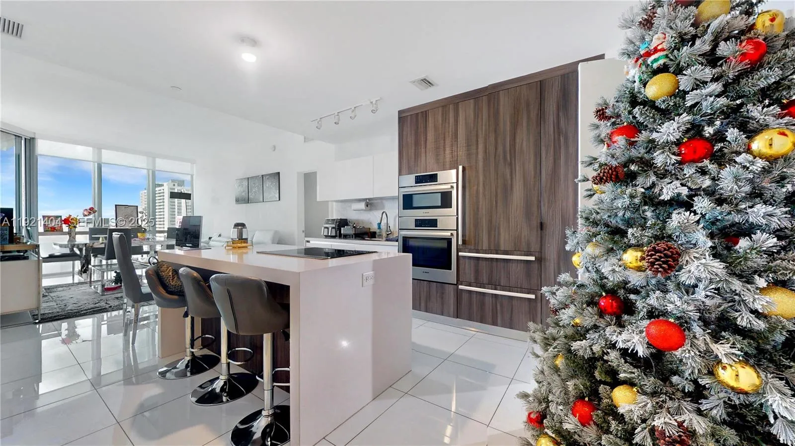 851 NE 1st Ave # 1508, Miami FL 33132