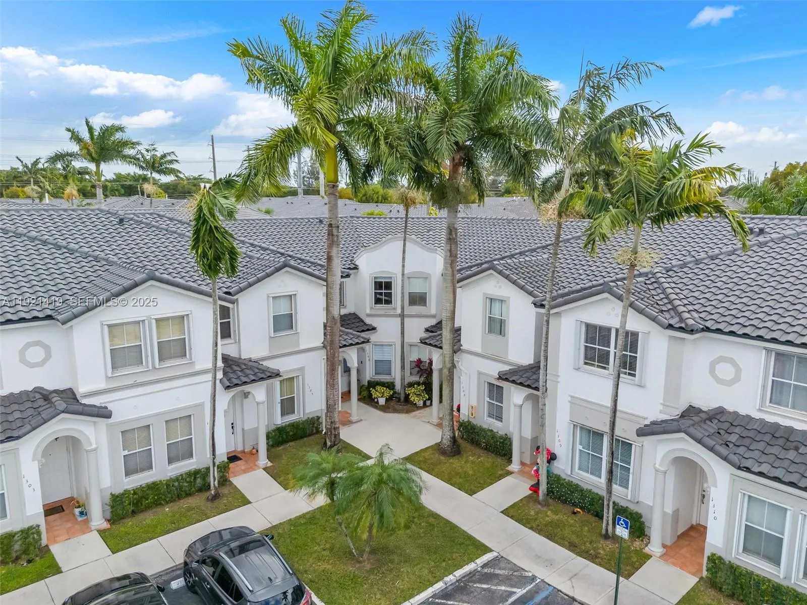 4 bedroom 3 bath for sale at 5610 NW 107th Ave # 1306, Doral FL 33178