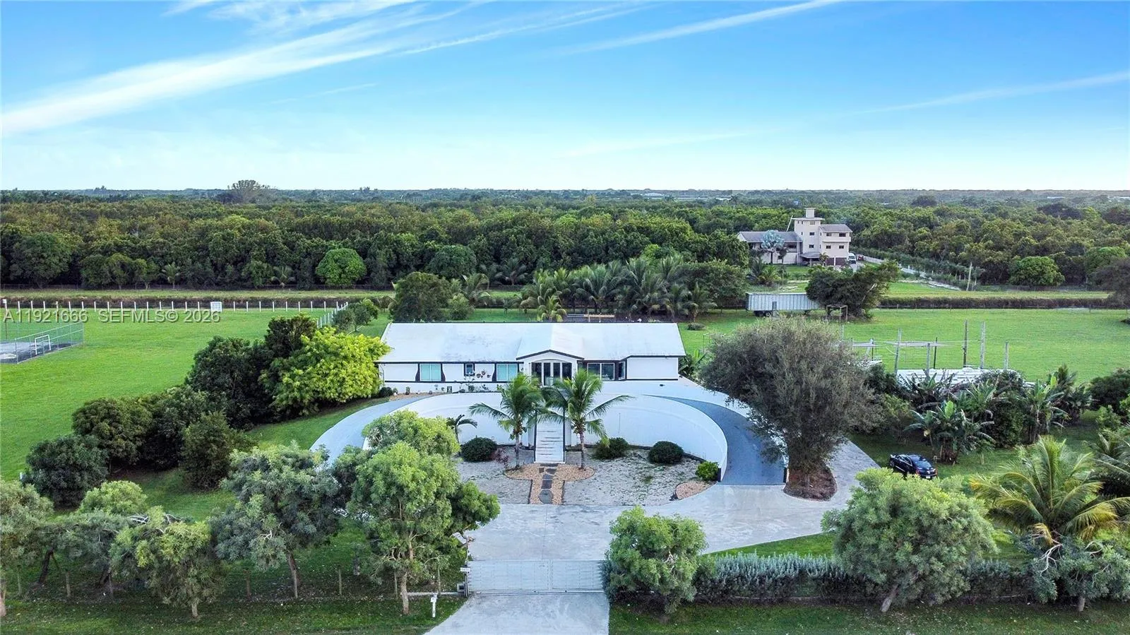 6 bedroom 6 bath for sale at 19870 SW 190th St, Miami FL 33187