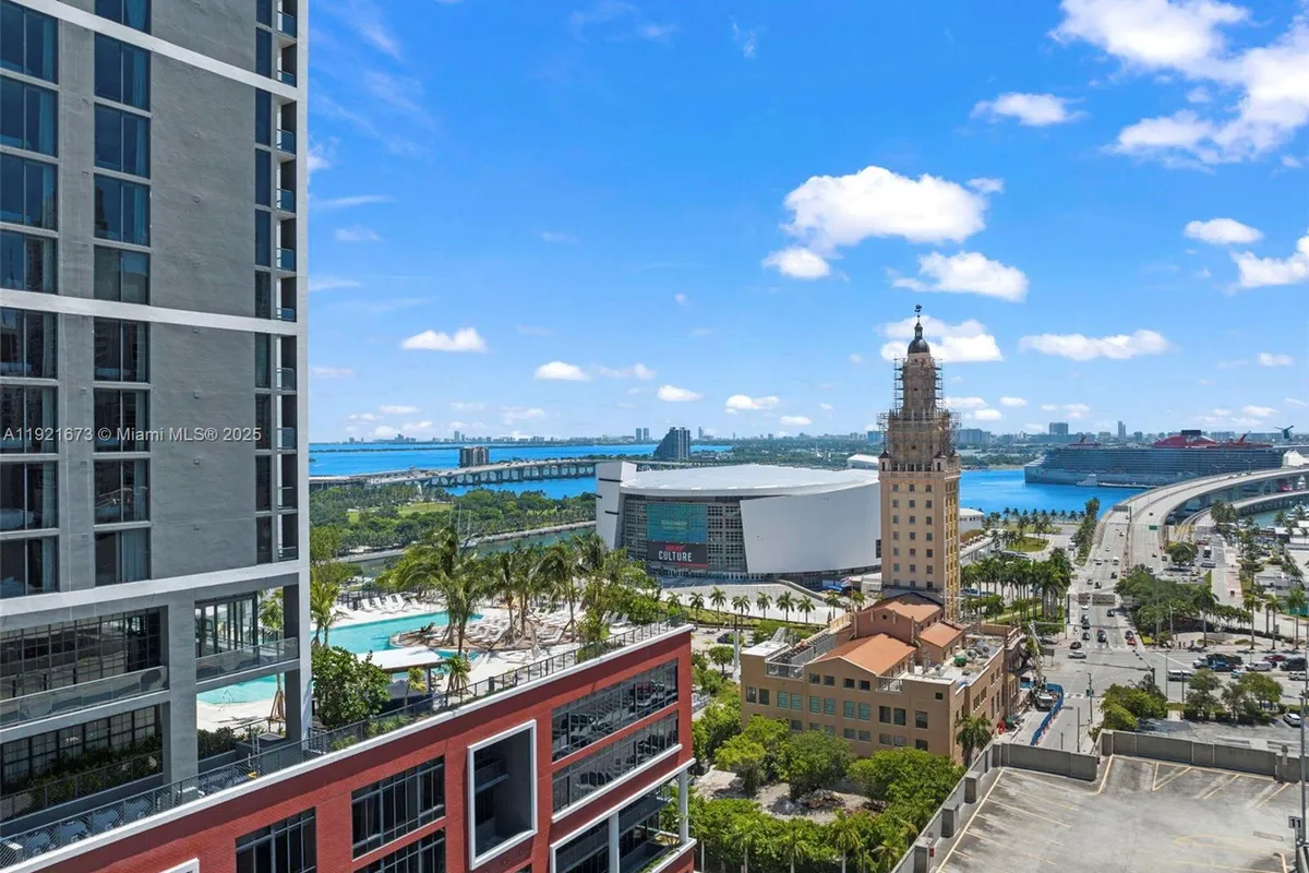 159 NE 6th St # 5008, Miami FL 33132