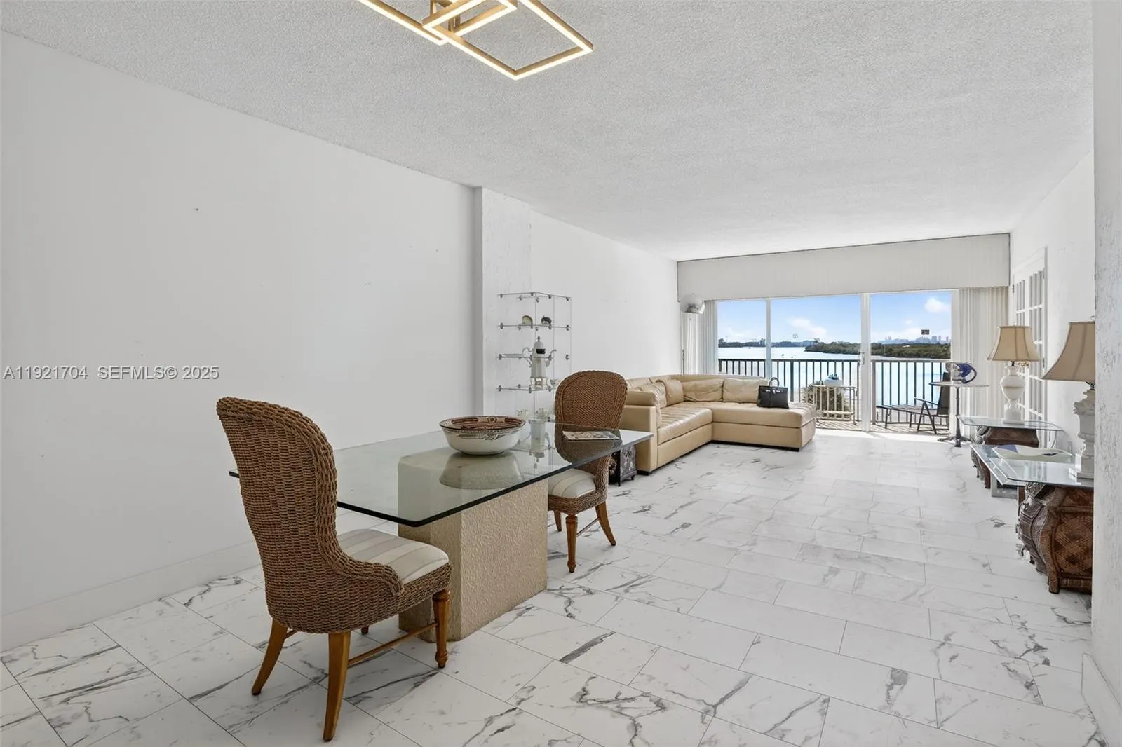 300 Bayview Dr # 308, Sunny Isles Beach FL 33160
