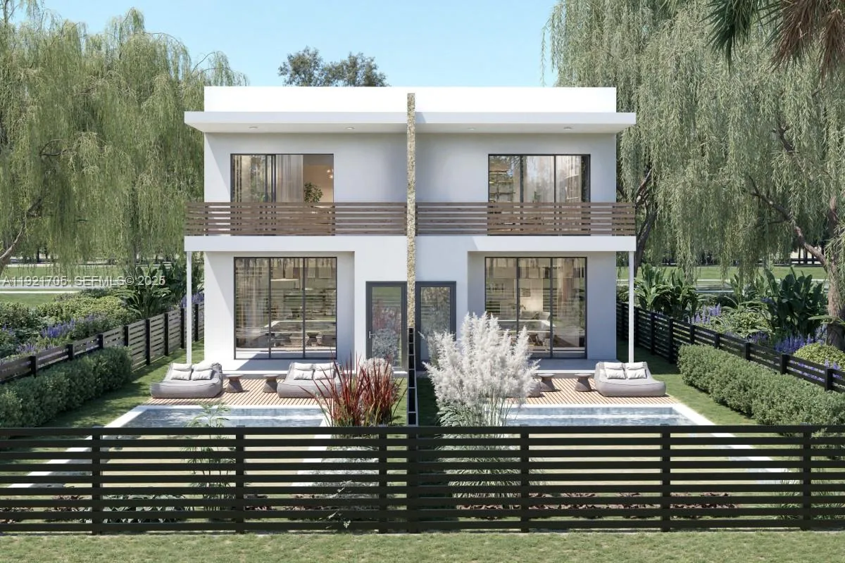 3320 SW 23rd St, Miami FL 33145