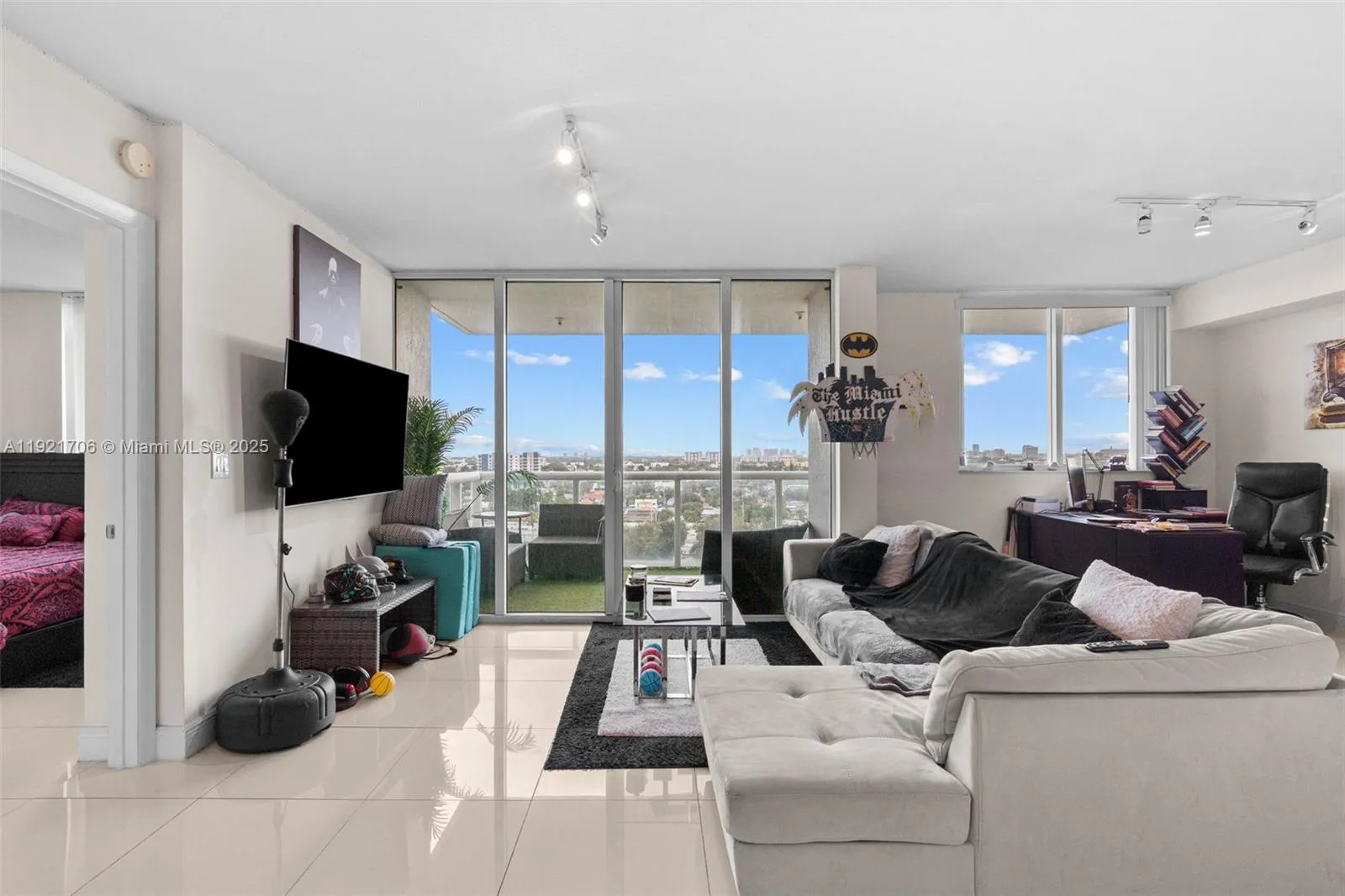 1871 NW S River Dr # 1402, Miami FL 33125