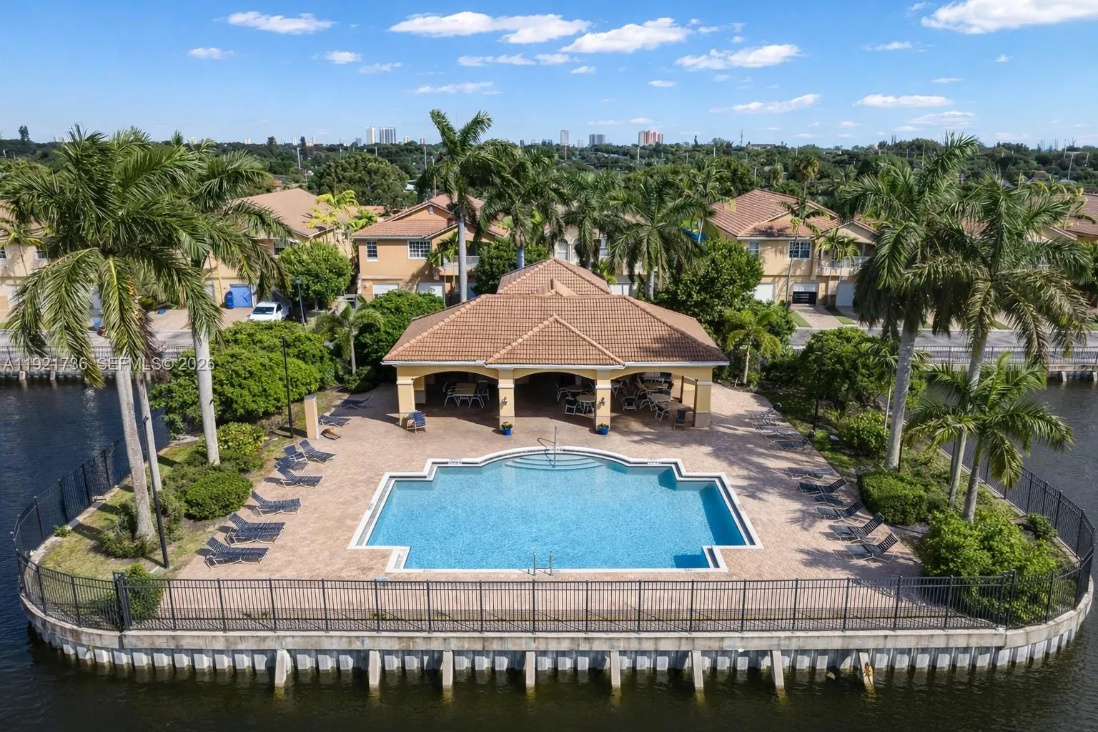 2 bedroom 2 bath for sale at 1718 Carvelle Dr # 1718, Riviera Beach FL 33404