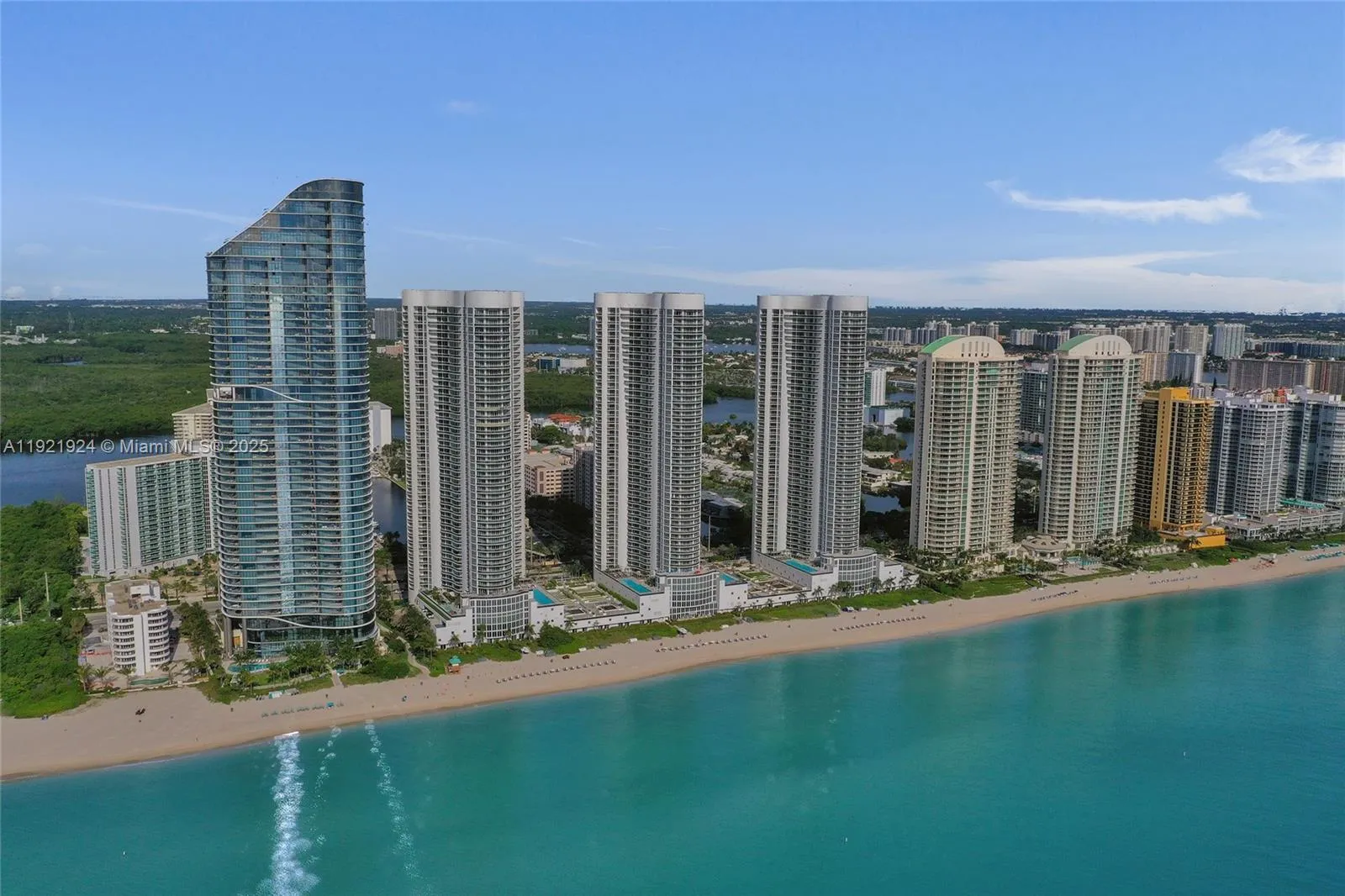 3 bedroom 3 bath for sale at 15811 Collins Ave # 1601, Sunny Isles Beach FL 33160
