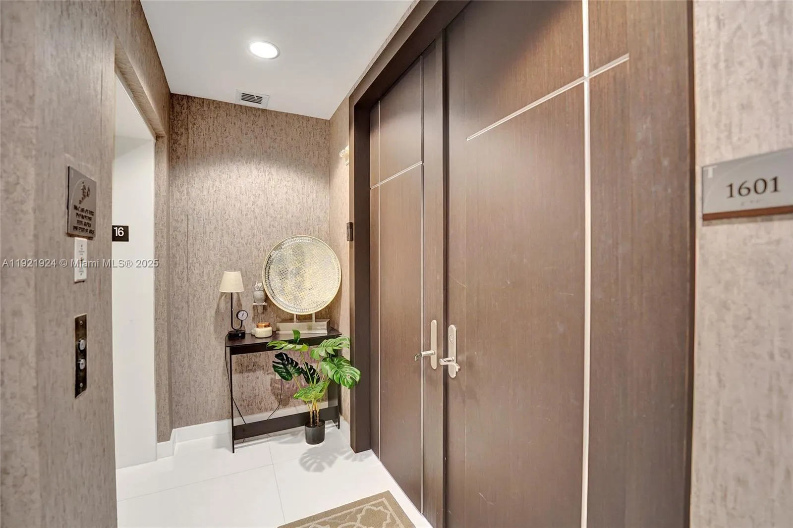 15811 Collins Ave # 1601, Sunny Isles Beach FL 33160