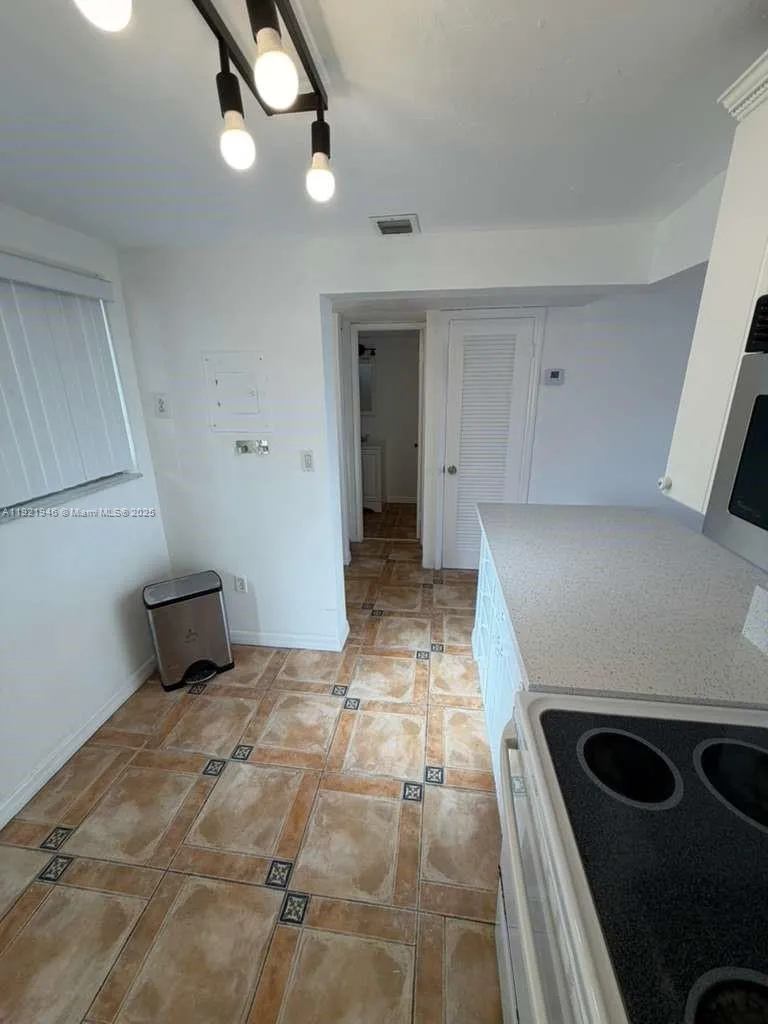 7850 Byron Ave # 403, Miami Beach FL 33141