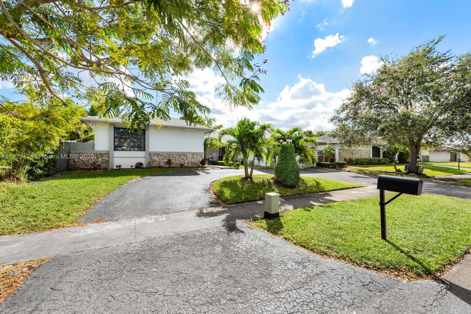 4 bedroom 3 bath for sale at 11724 SW 95th St, Miami FL 33186