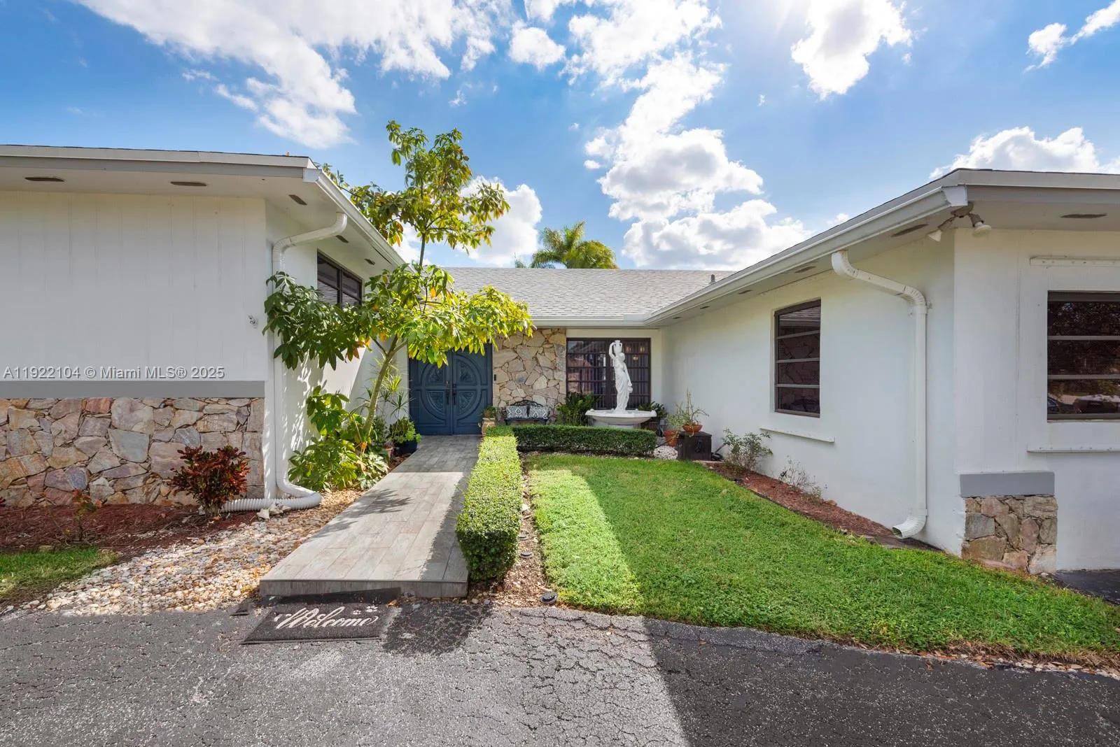 11724 SW 95th St, Miami FL 33186