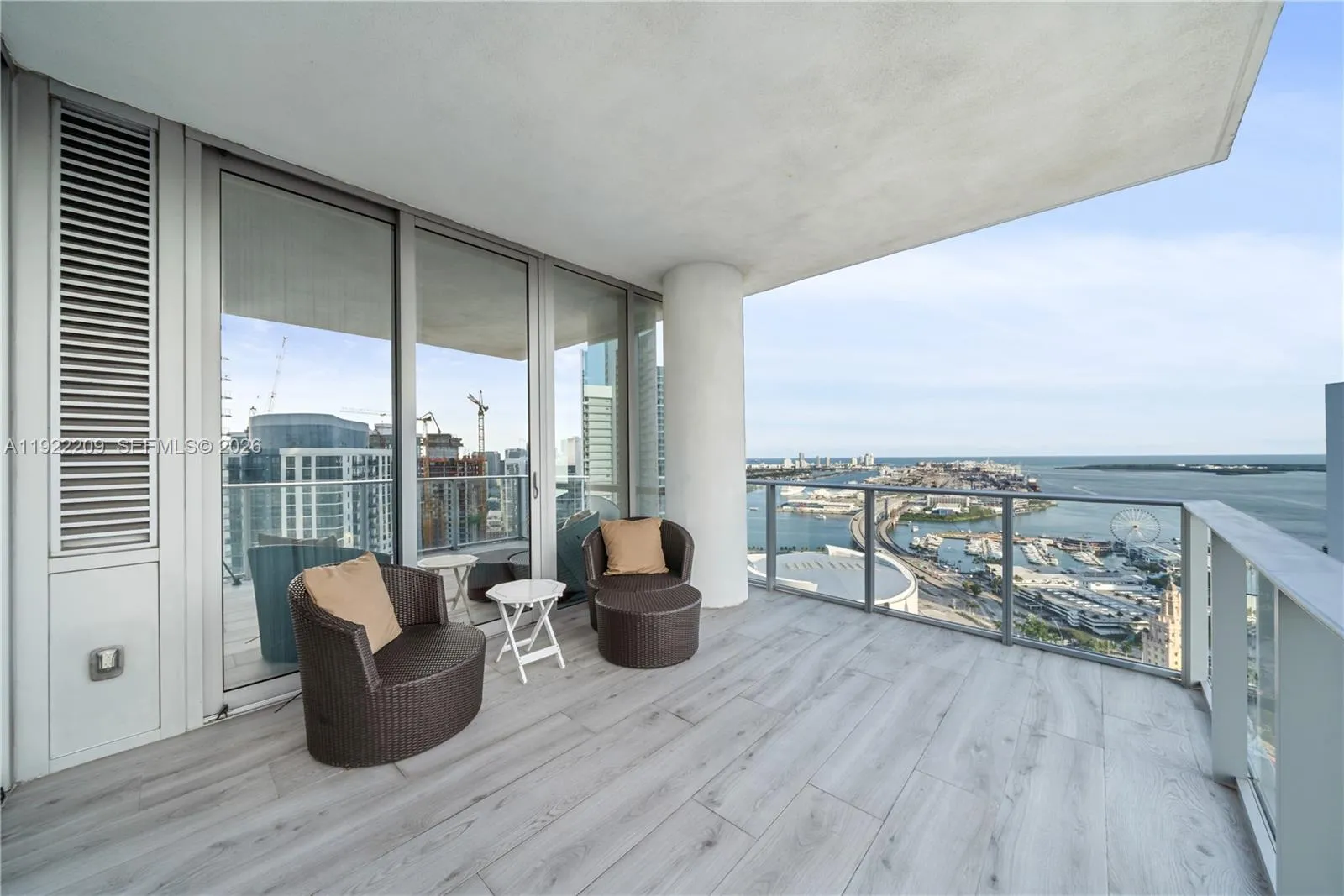 851 NE 1st Ave # 3911, Miami FL 33132