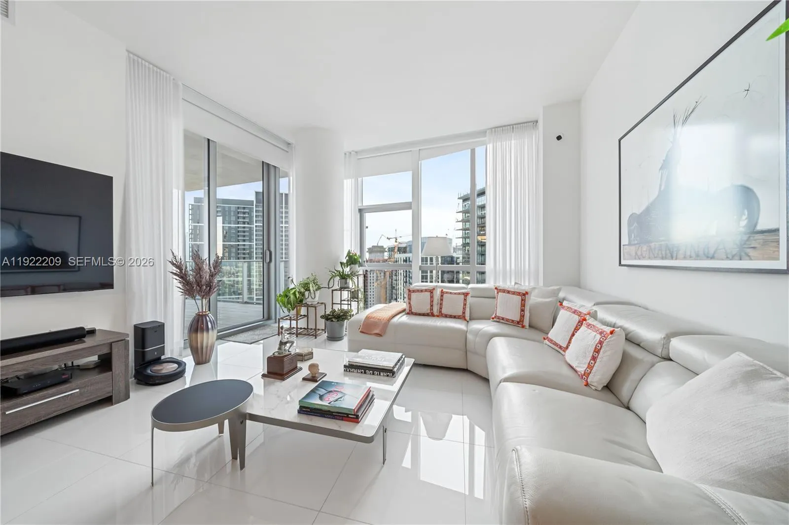 851 NE 1st Ave # 3911, Miami FL 33132