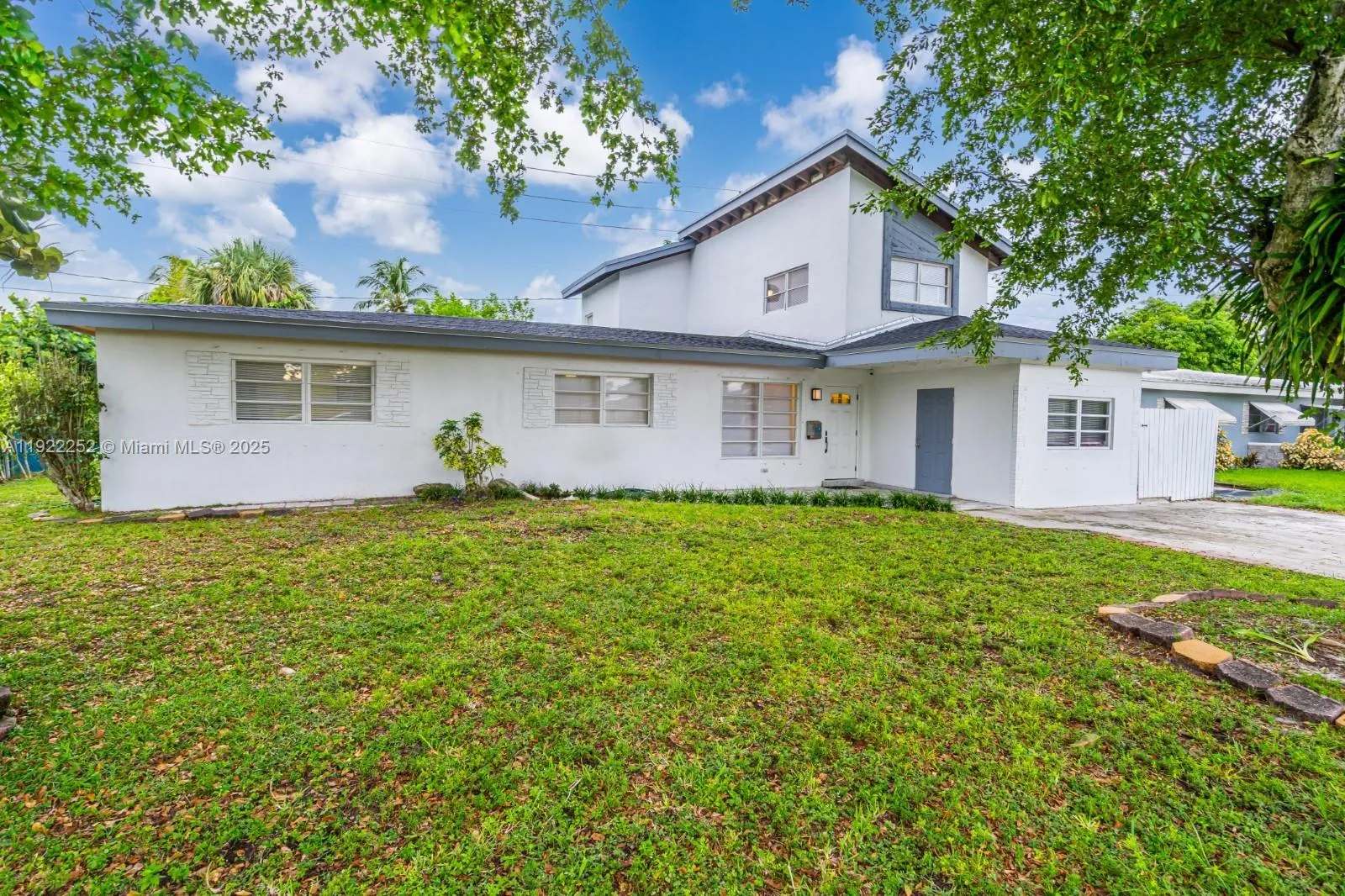 1165 SW 4th Ter, Pompano Beach FL 33060