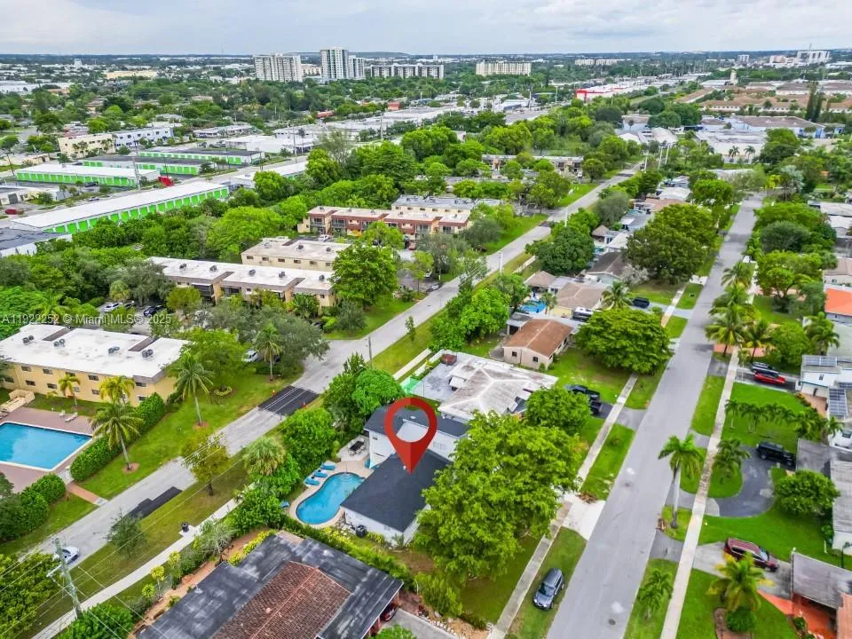 1165 SW 4th Ter, Pompano Beach FL 33060
