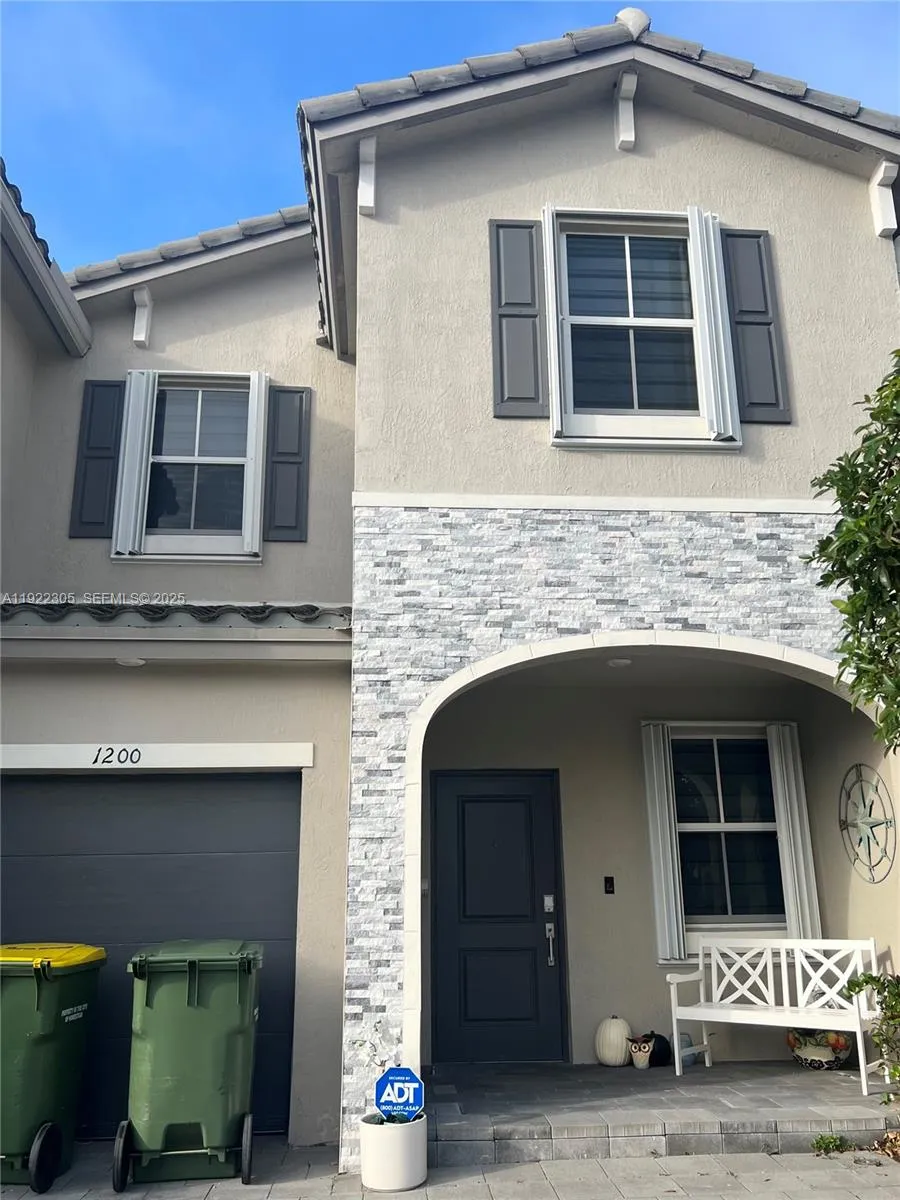 1200 SE 26th Ter, Homestead FL 33035