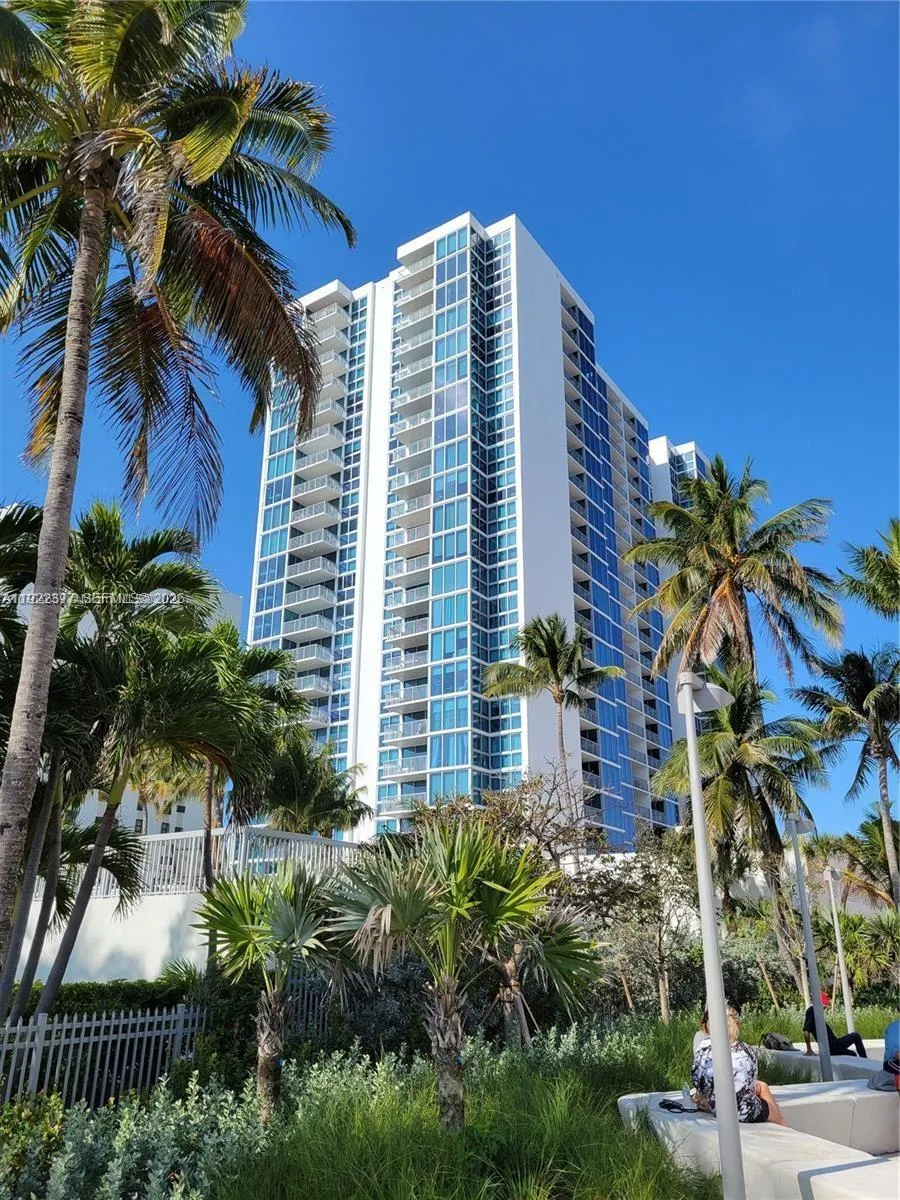 1 bedroom 1 bath for sale at 2655 Collins Ave # 603, Miami Beach FL 33140