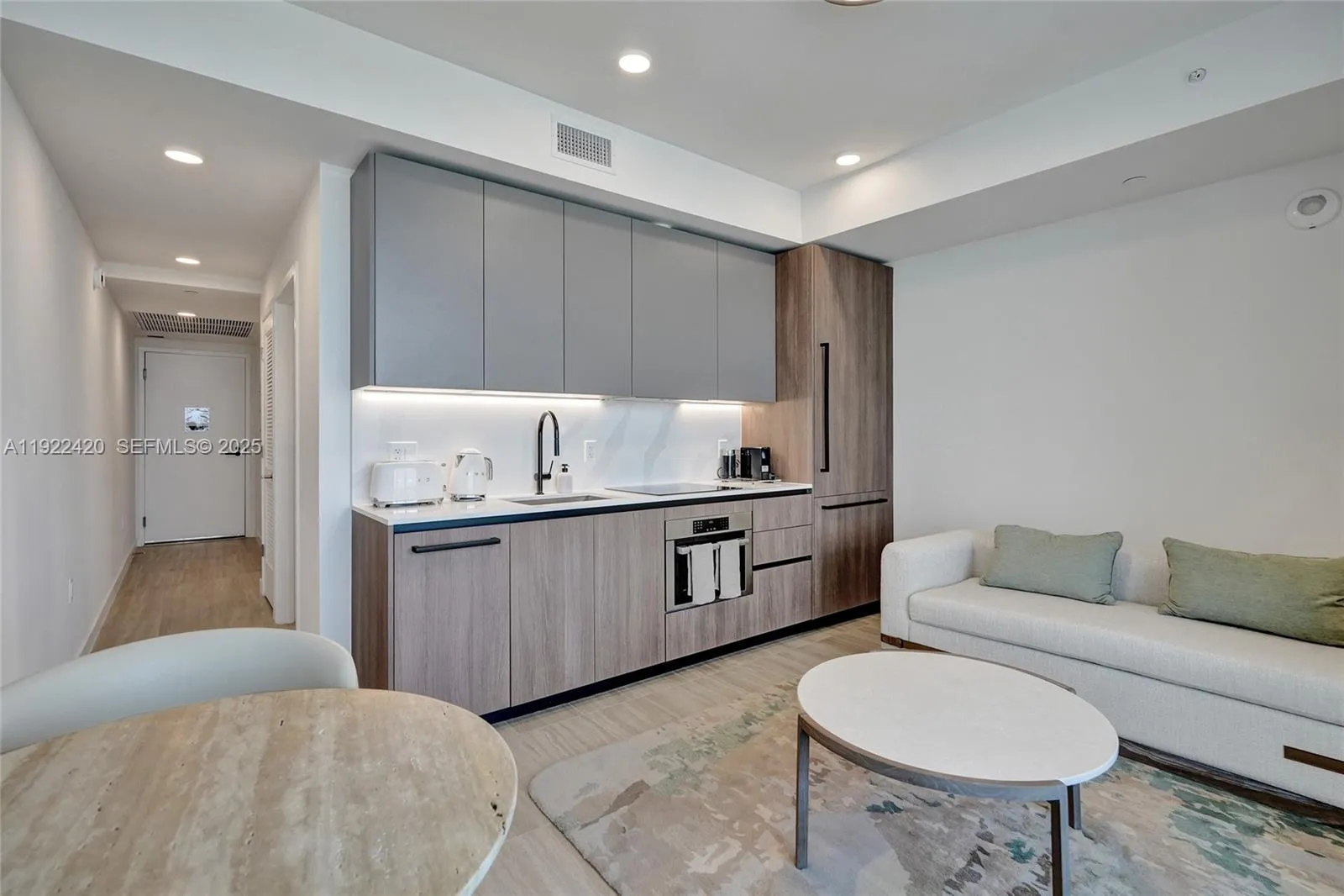 580 72nd St # 905, Miami Beach FL 33141