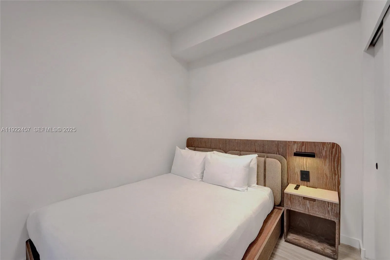 580 72nd St # 1511, Miami Beach FL 33141