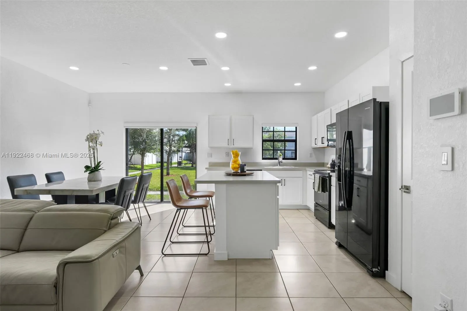 757 SW 11th St, Florida City FL 33034