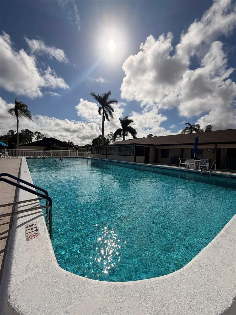 2 bedroom 2 bath for sale at 434 Pine Glen Ln # 1, Green Acres FL 33463