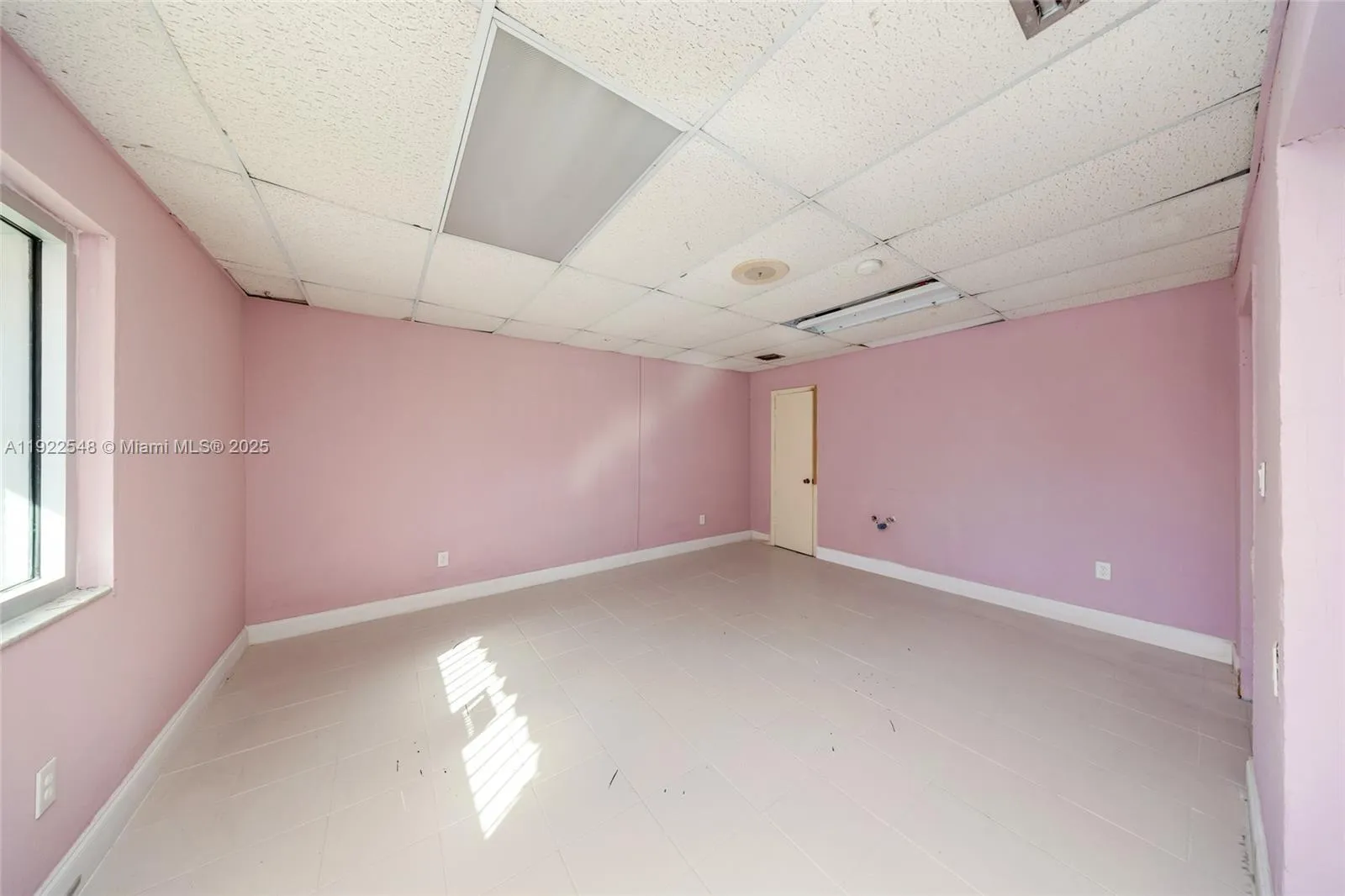159 NW 36th St, Miami FL 33127