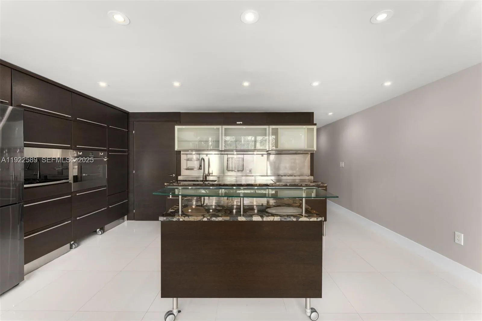 6000 Collins Ave # 330, Miami Beach FL 33140
