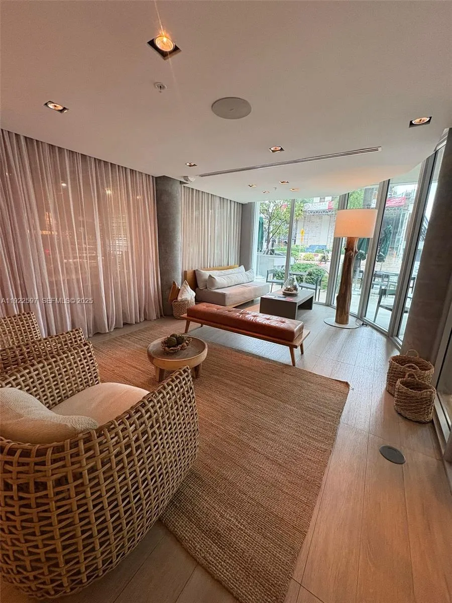 6080 Collins Ave # 506, Miami Beach FL 33140