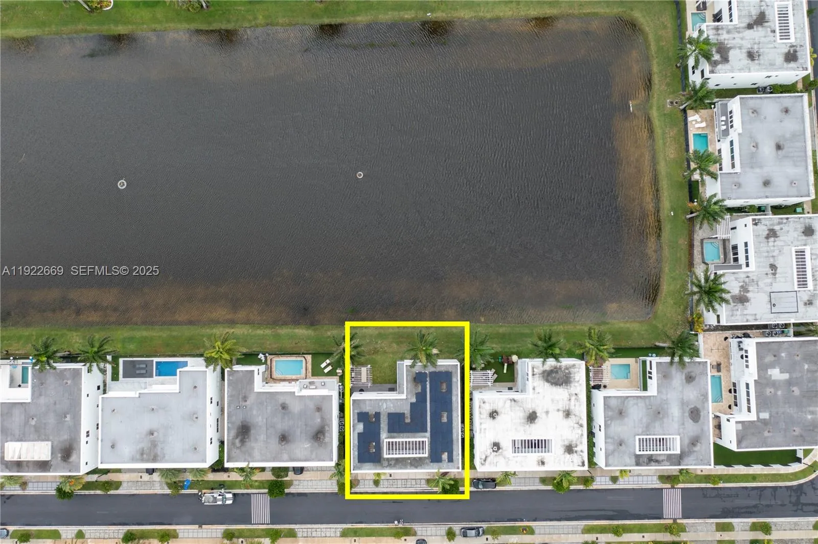 10272 NW 75th Ter, Doral FL 33178