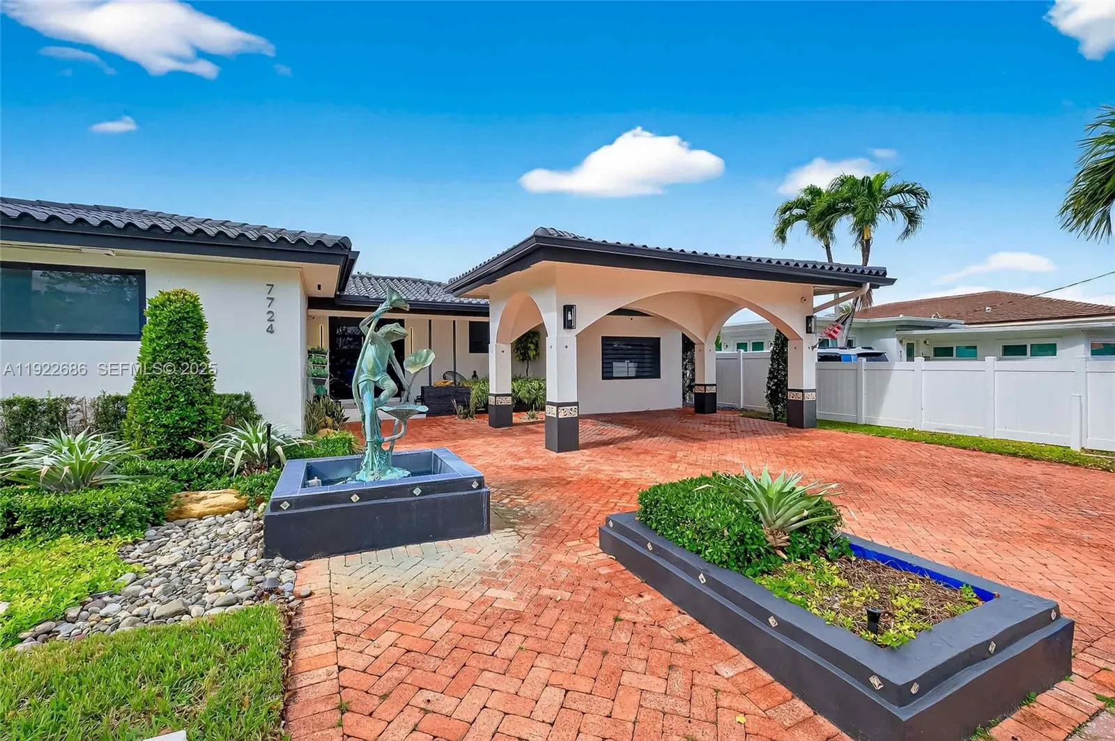 7724 Hawthorne Ave, Miami Beach FL 33141