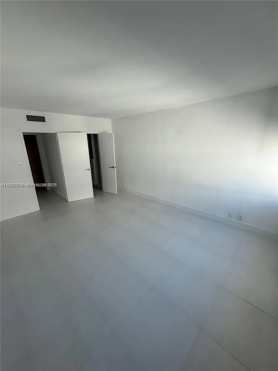 1200 West Ave # 1520, Miami Beach FL 33139