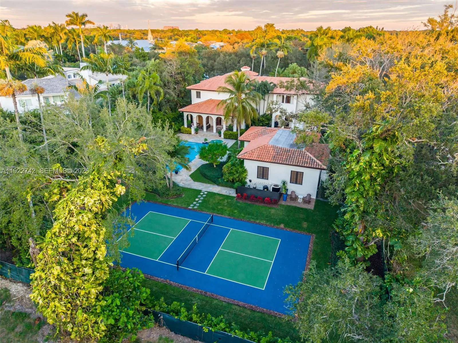 8800 SW 57 Ave, Pinecrest FL 33156