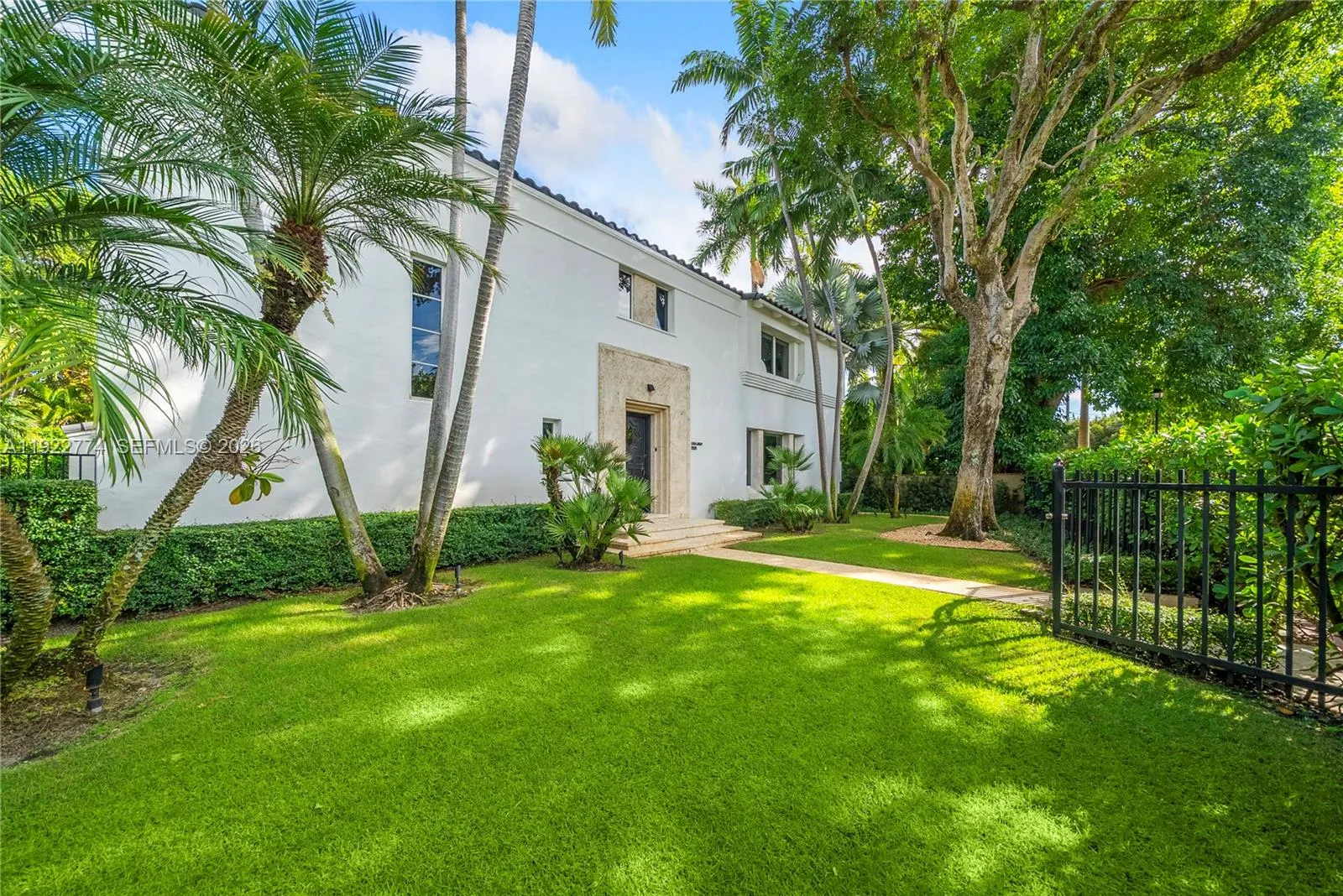 5 bedroom 5 bath for sale at 5181 La Gorce Dr, Miami Beach FL 33140