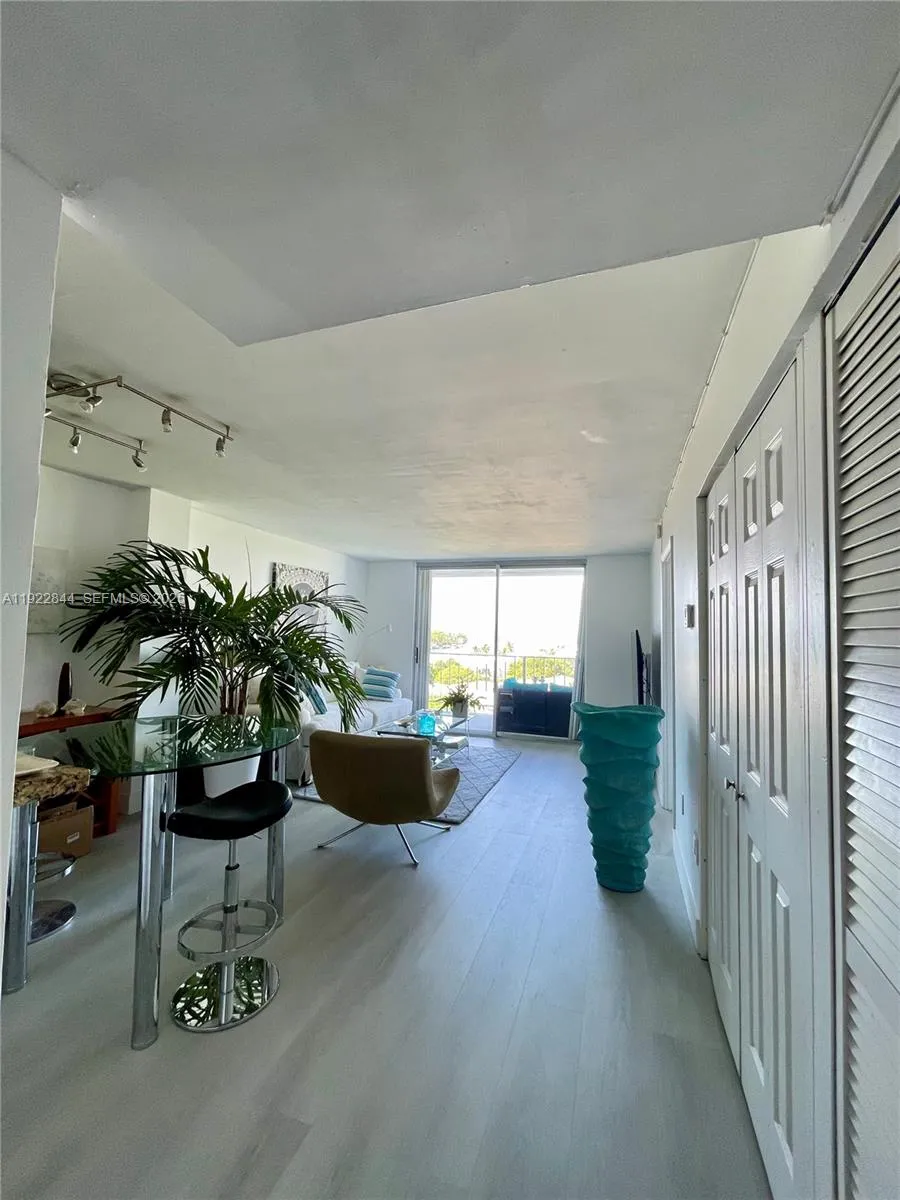 6900 Bay Dr # 7A, Miami Beach FL 33141