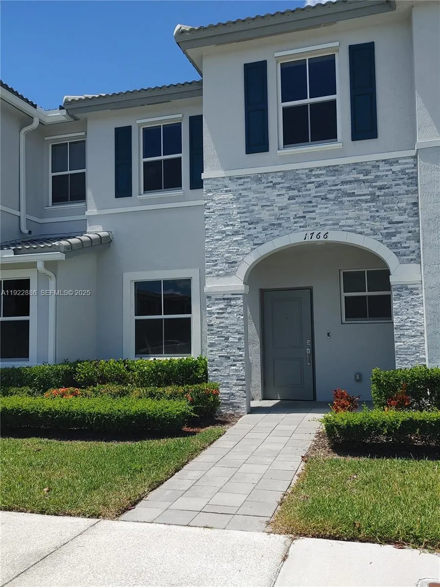 3 bedroom 2 bath for sale at 1766 SE 26th Rd, Homestead FL 33035