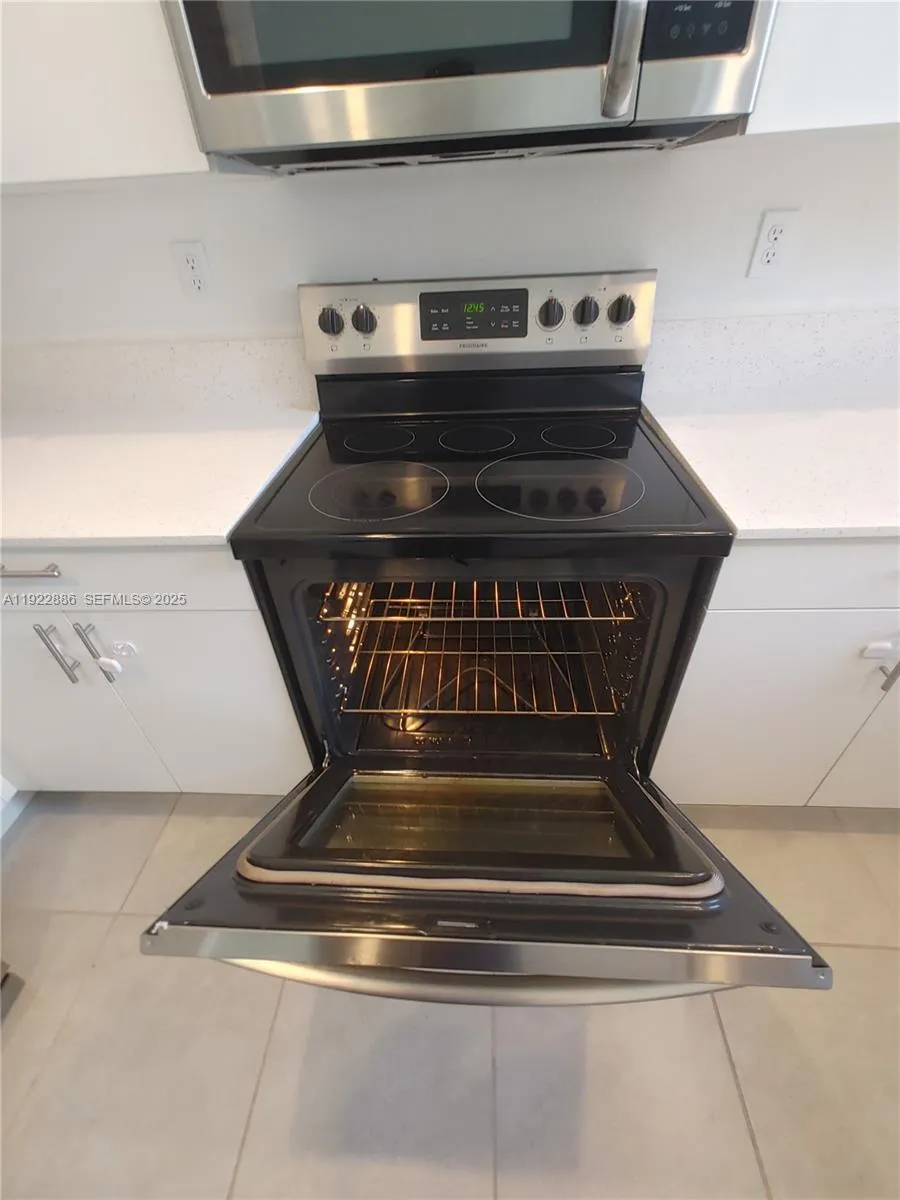 1766 SE 26th Rd, Homestead FL 33035