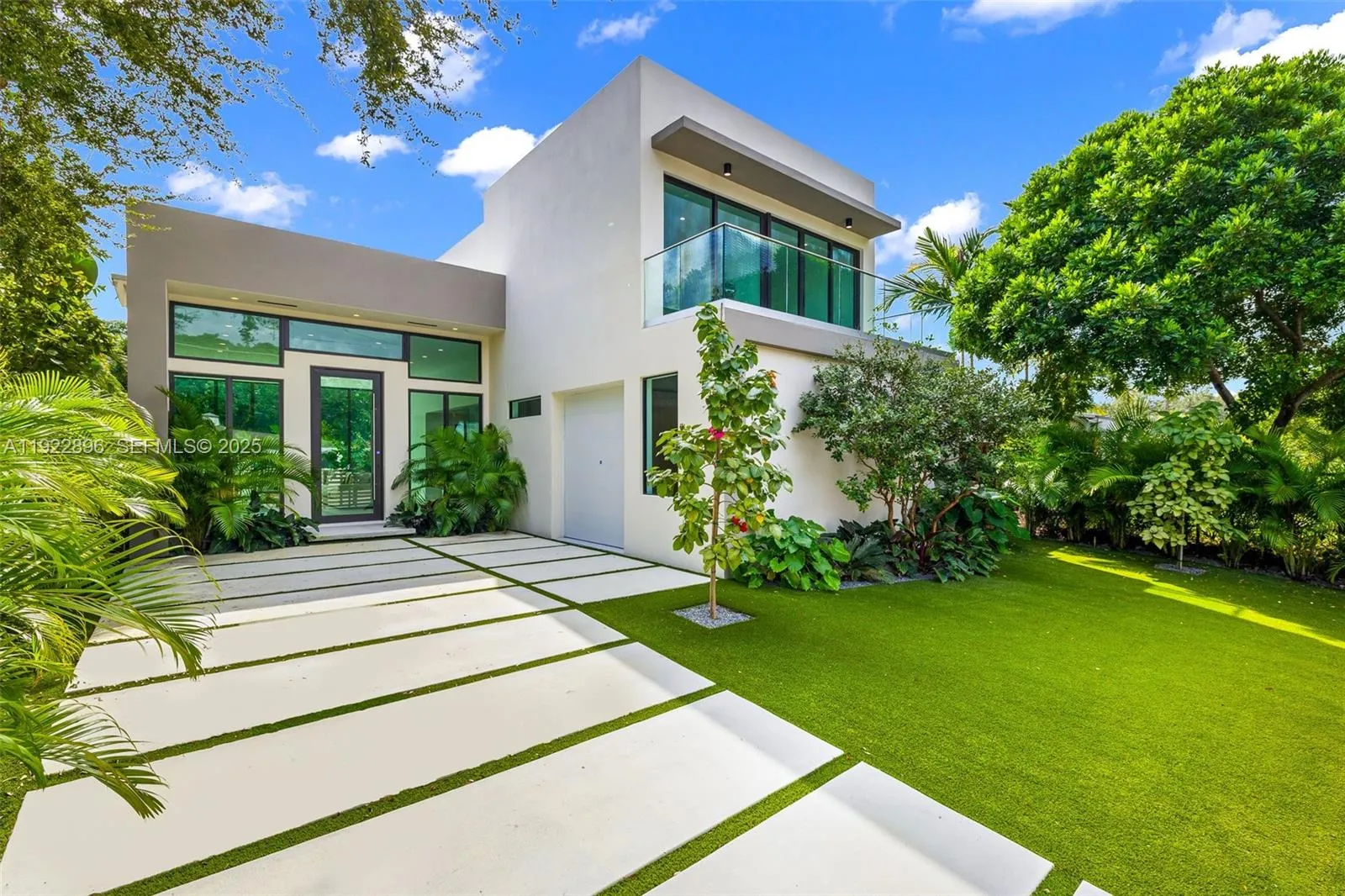 66 NW 50th St, Miami FL 33127