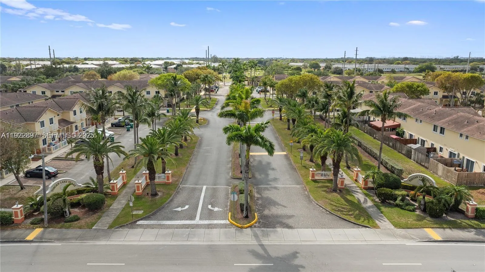2 bedroom 2 bath for sale at 17847 NW 74th Path, Hialeah FL 33015