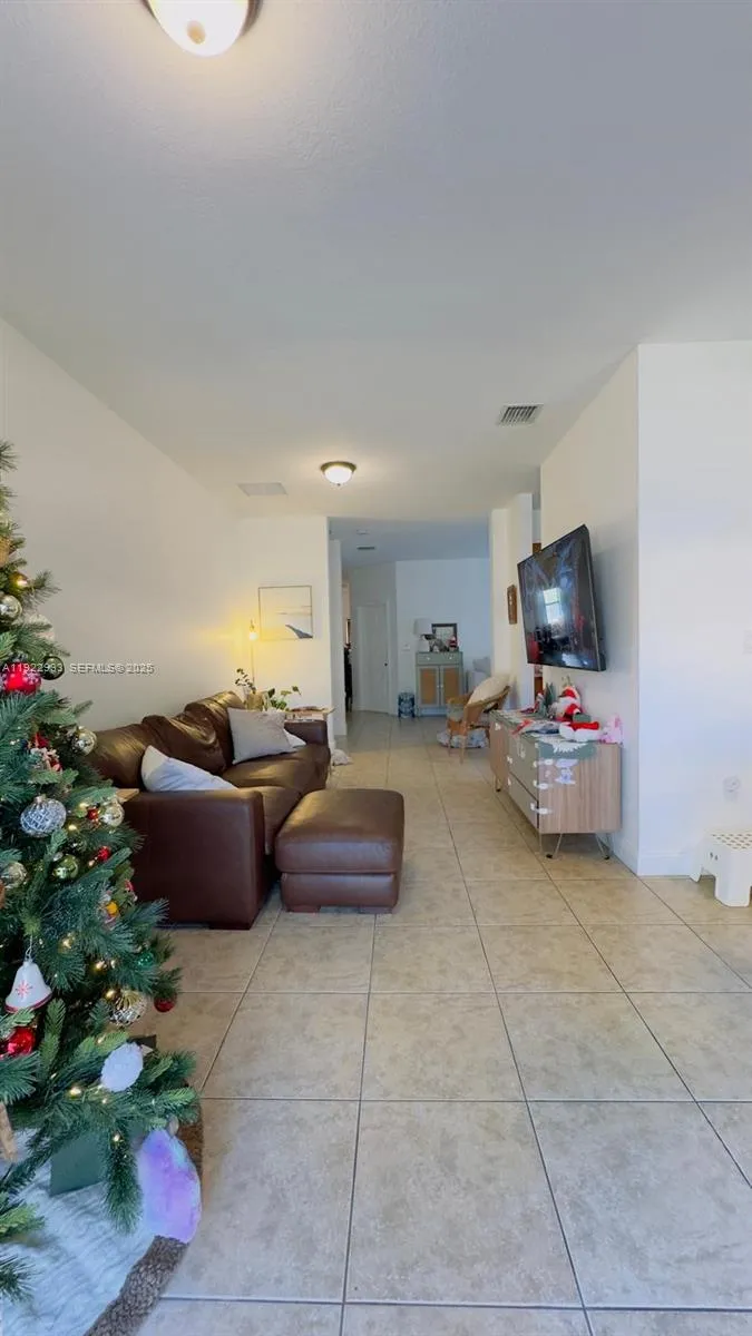 10131 NW 10th St, Miami FL 33172