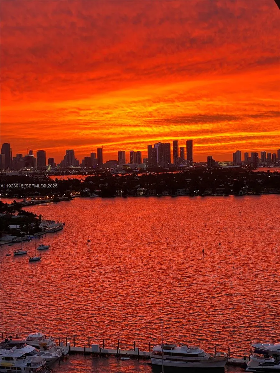 2 bedroom 2 bath for sale at 1900 Sunset Harbour Dr # 2115, Miami Beach FL 33139