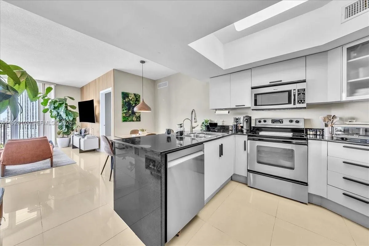 1750 N Bayshore Dr # 2015, Miami FL 33132