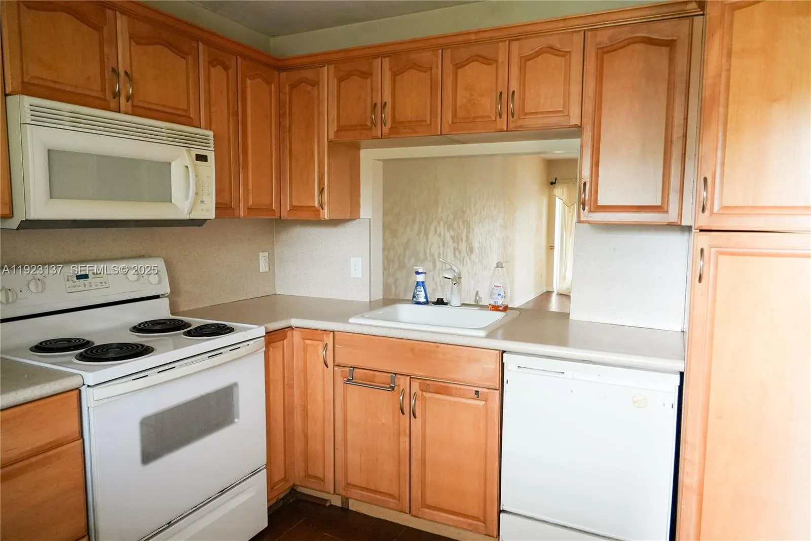 2 bedroom 2 bath for sale at 3905 N Nob Hill Rd # 103, Sunrise FL 33351